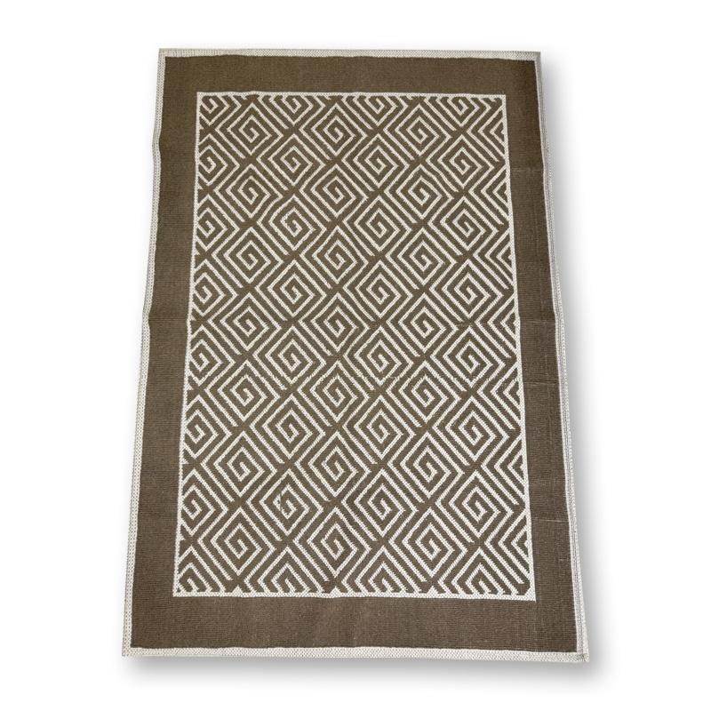 Düşek Ýanyndaky Halyça C-011