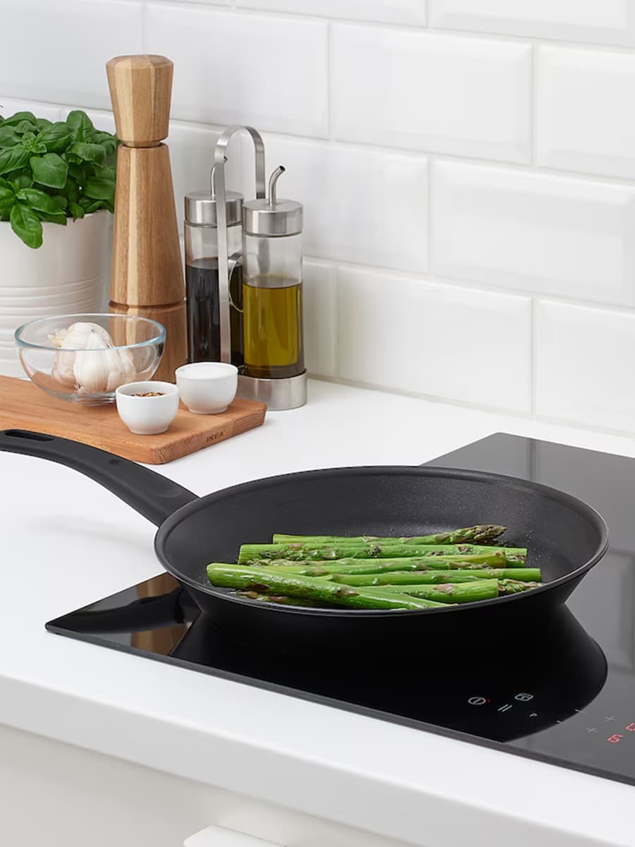 Сковородка IKEA HEMLAGAD черная 28 см