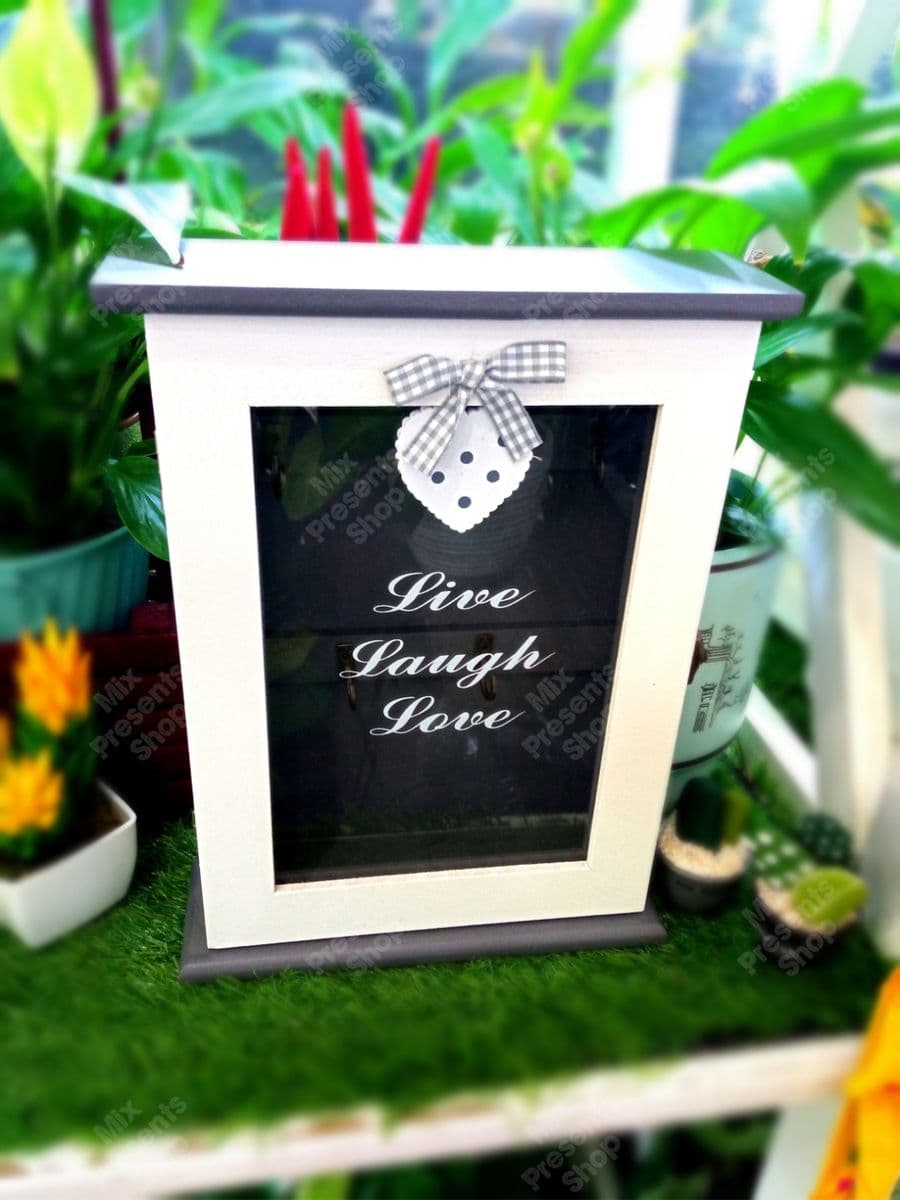 Ключница настенная "Live laugh love" закрытого типа
