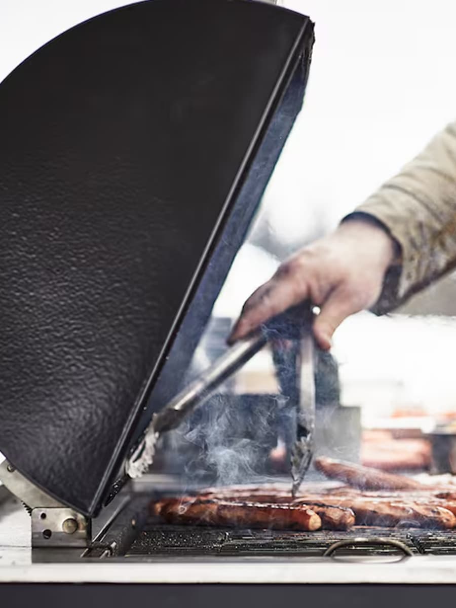 Угольный гриль IKEA GRILLSKÄR черный/нержавеющая сталь для сада 86x61 см