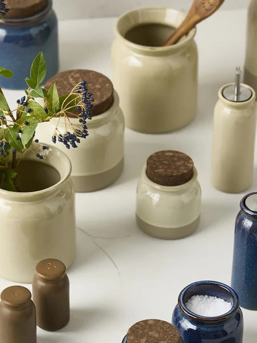 Банка с крышкой IKEA BRUGDHAJ бежевый 0.3 л