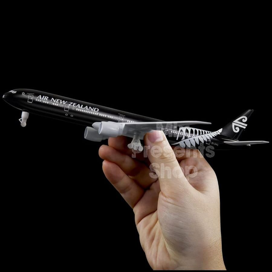 Модель самолёта "Air New Zealand" Boeing-777 20см (металл)