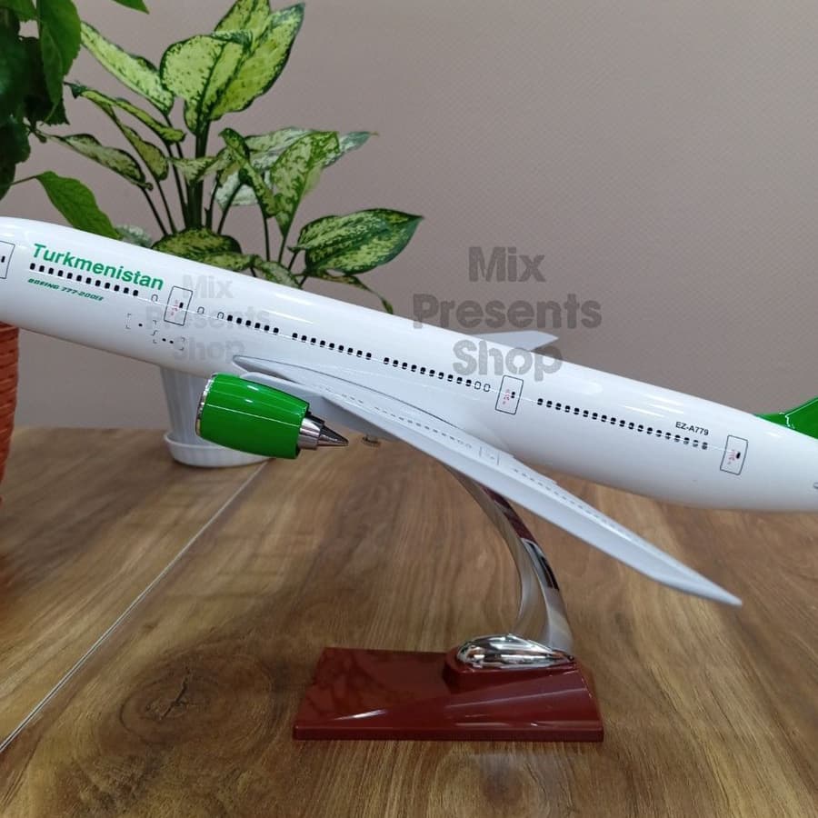 Модель Boeing 777-200 "Turkmenistan" 47см (металлическая)