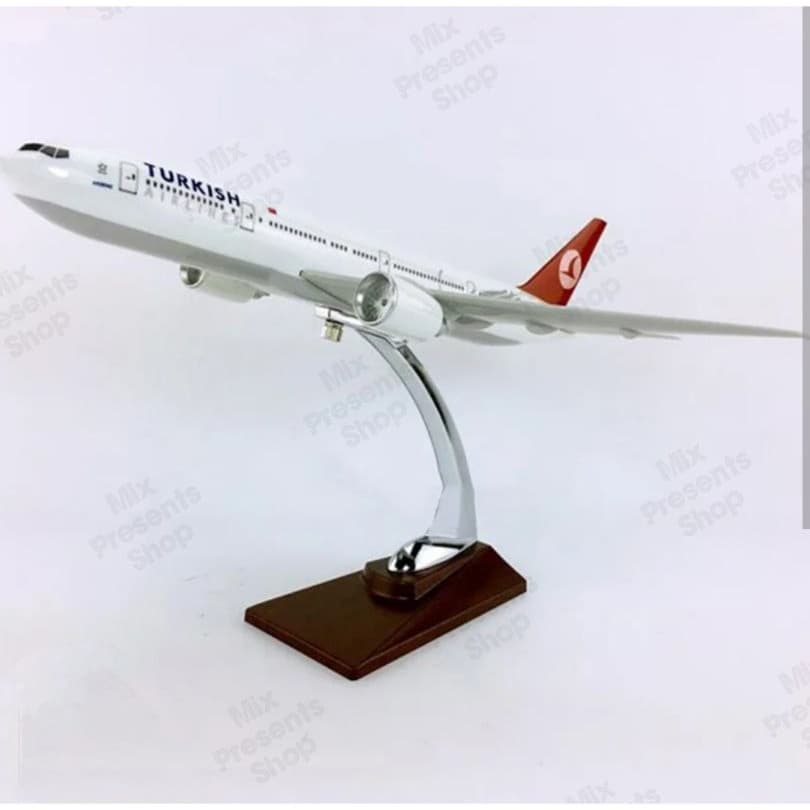 Модель Boeing 777 "Turkish" 47см
